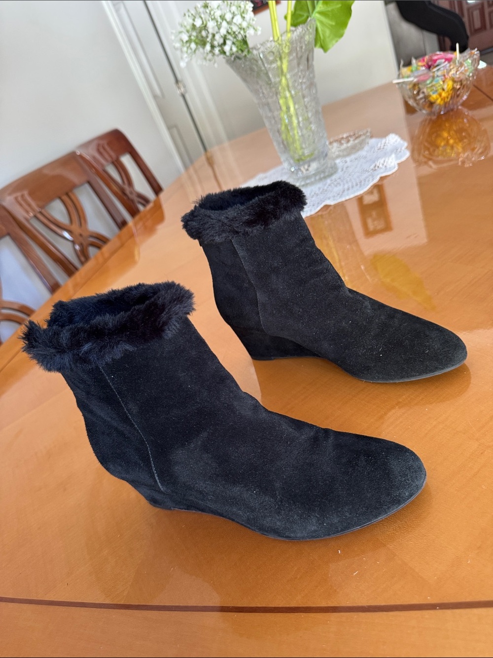 Aquatalia Black Suede Faux Fur Trim Ankle Booties size 9